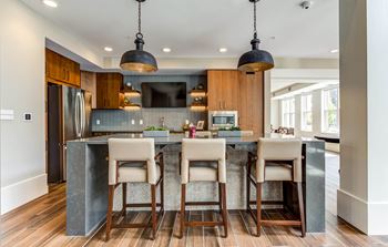 Fully equipped dining area
